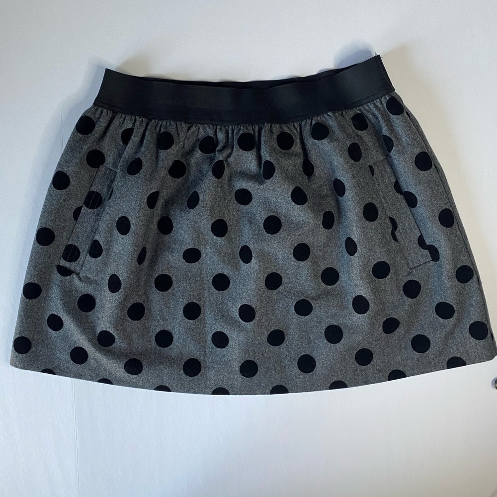 Body by Victoria Secret Wool, fully lined, Polka Dot A-line,‎ Mini Skirt. Size M